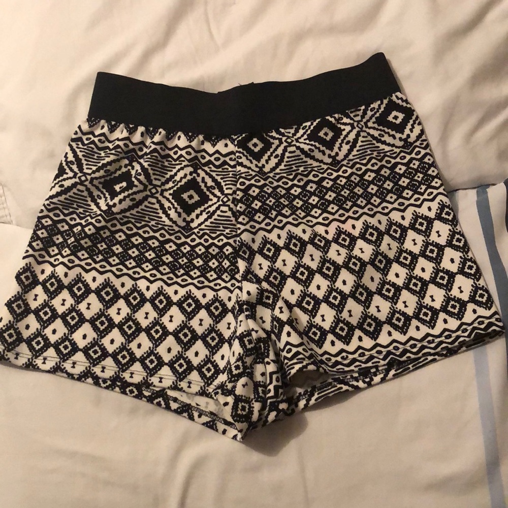 Top Model brand patterned shorts